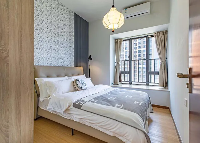 Qianyue Mansion Canton Fair - Free Guangzhou Baiyun Airport Pick-Up Service